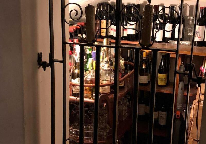 Отель Candlesticks