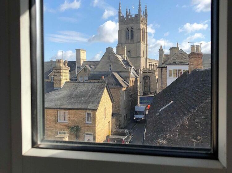 Отель Candlesticks