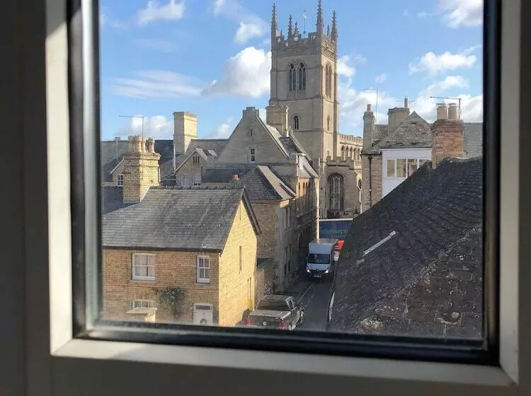 فندق Candlesticks