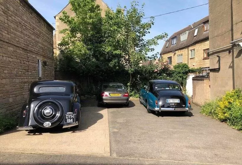 فندق Candlesticks