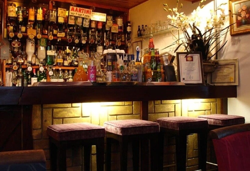 Отель Candlesticks