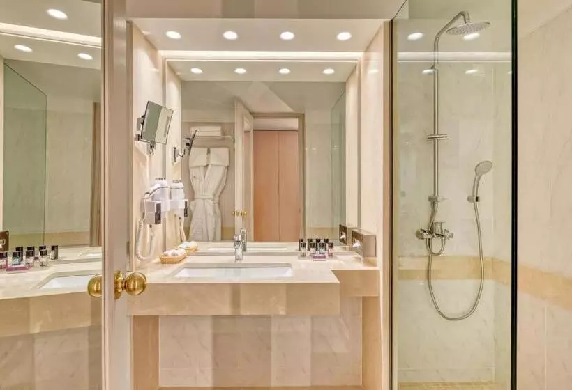 هتل Divani Caravel