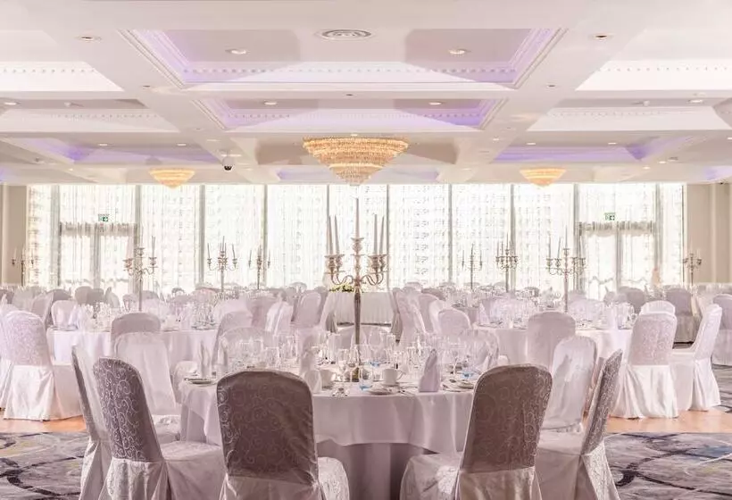 Отель Everglades