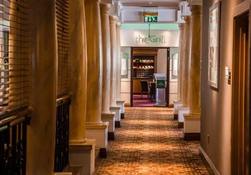 Отель Everglades