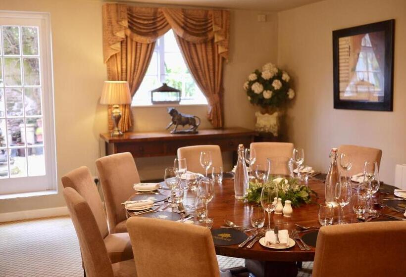 فندق Glewstone Court Country House