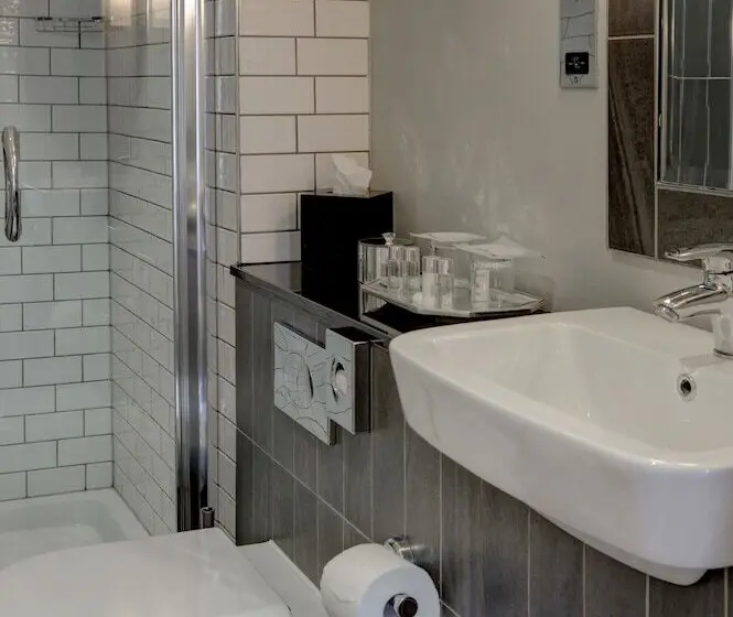 Отель The Belsfield