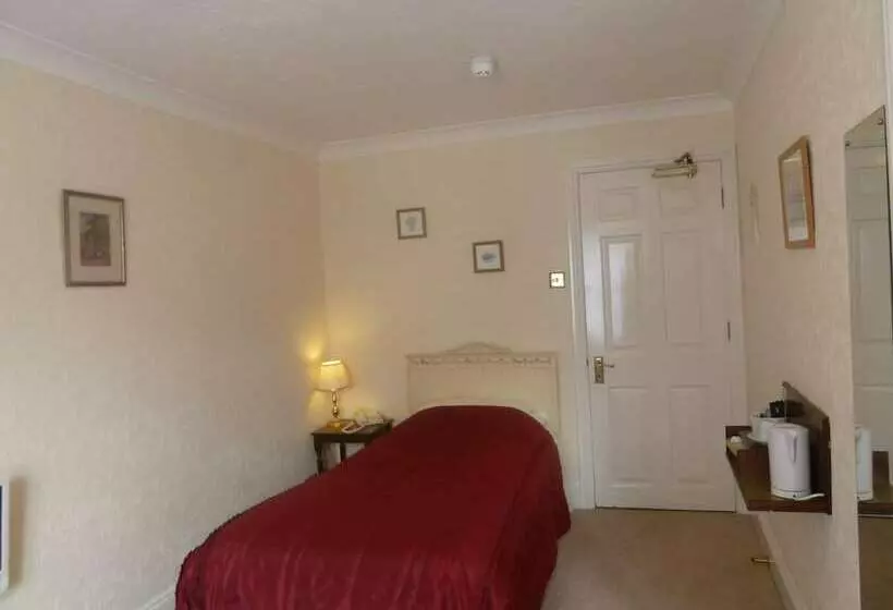 هتل Tyrrells Ford Country Inn &