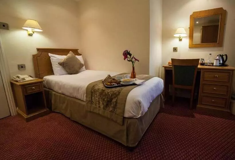 Отель Warren Lodge