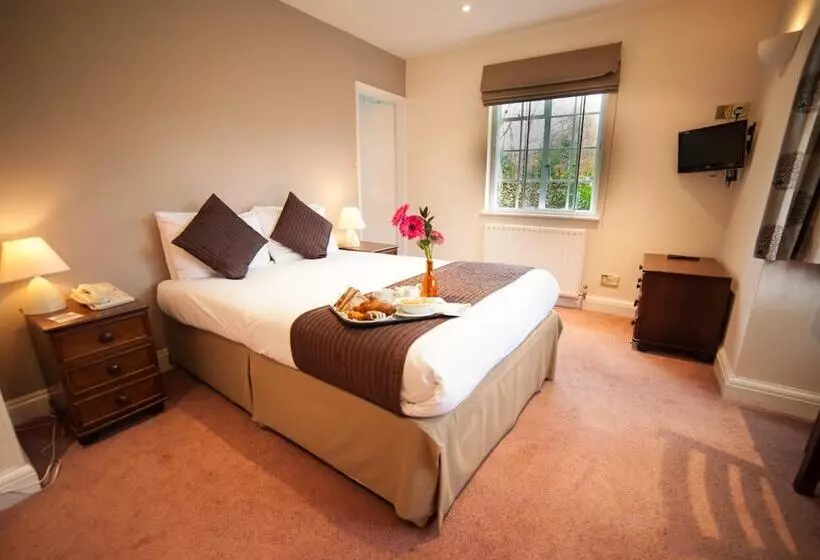 Отель Warren Lodge