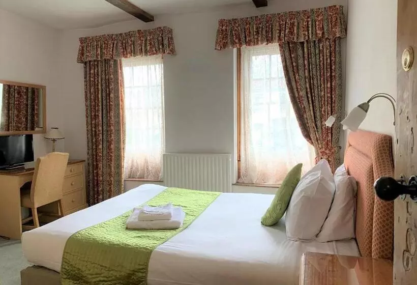 Отель Warren Lodge