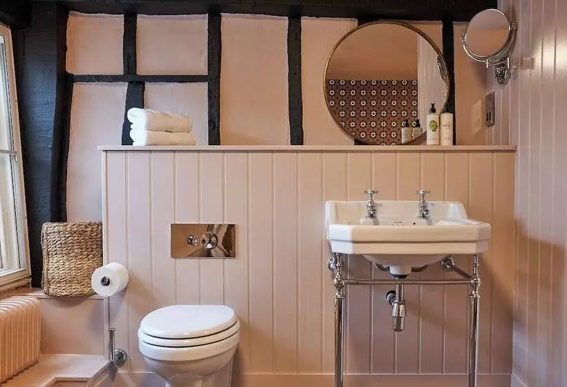 هتل The White Hart