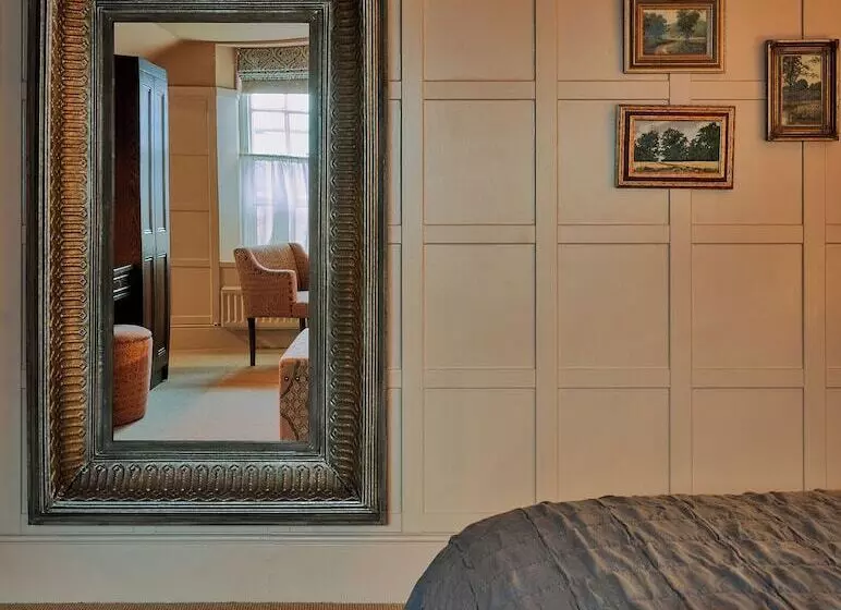 هتل The White Hart