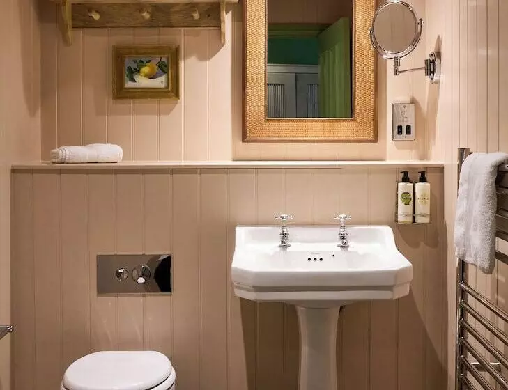 هتل The White Hart