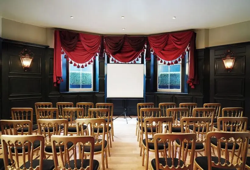 The Gore London Starhotels Collezione