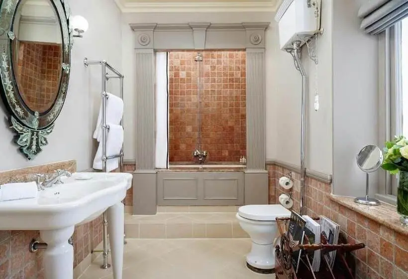 The Gore London Starhotels Collezione