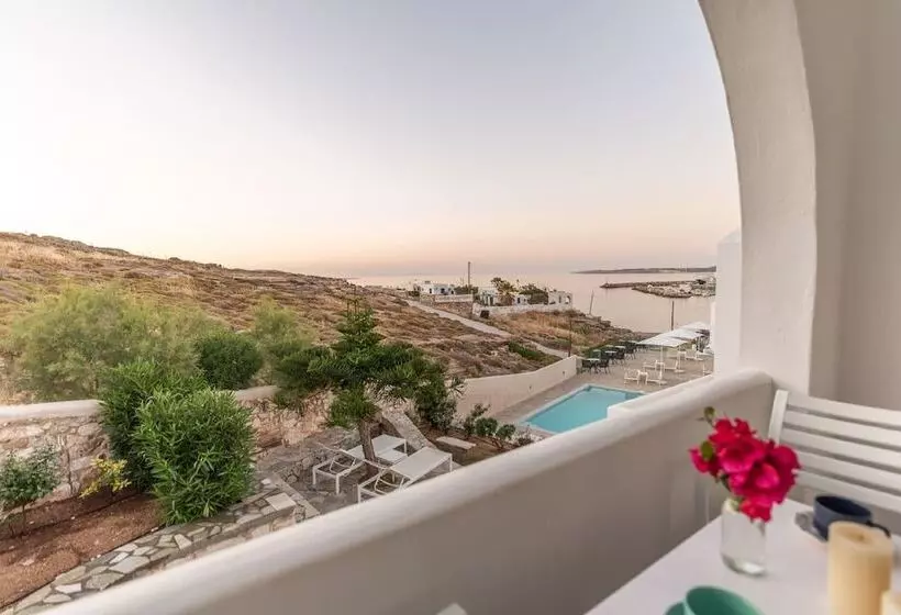 Adonis Hotel & Apartments