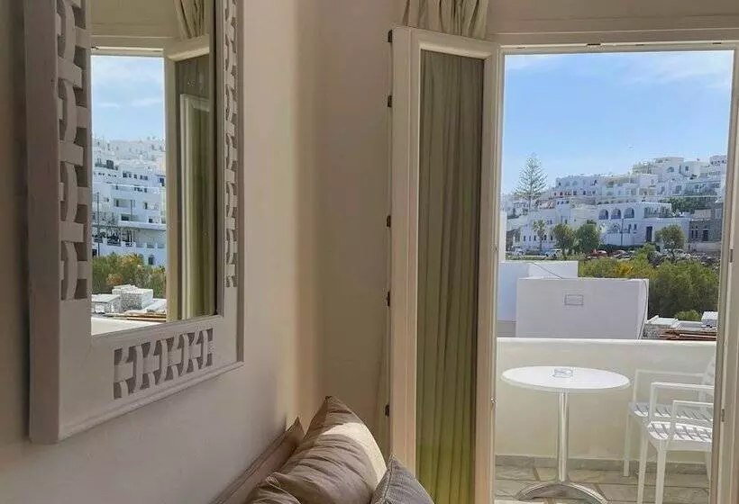 Adonis Hotel & Apartments