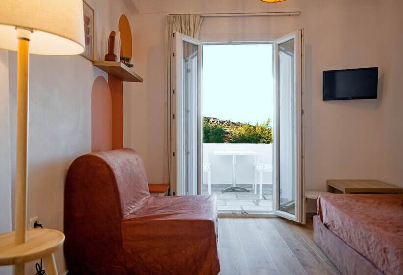 Adonis Hotel & Apartments