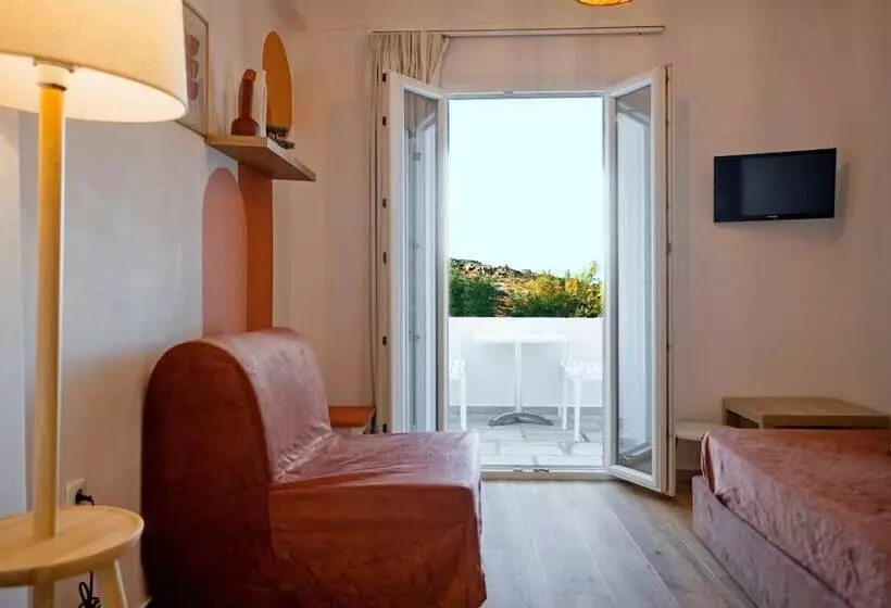 Adonis Hotel & Apartments