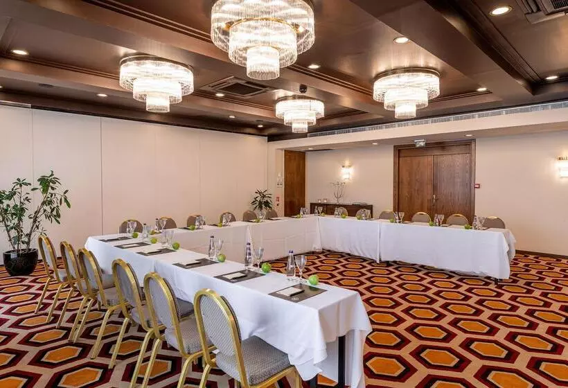 Brown Acropol, a Member of Brown Hotels