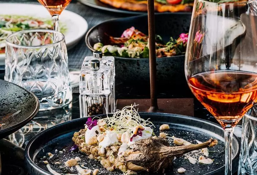 Brown Acropol, a Member of Brown Hotels