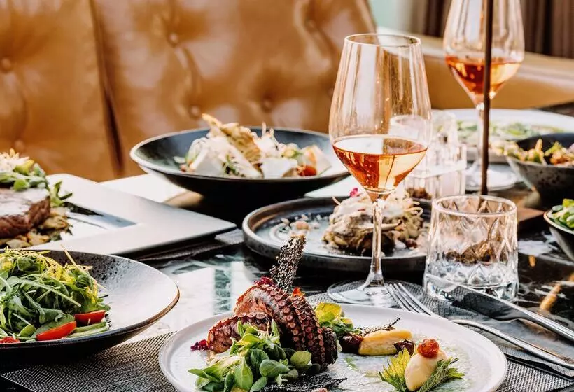 Brown Acropol, a Member of Brown Hotels