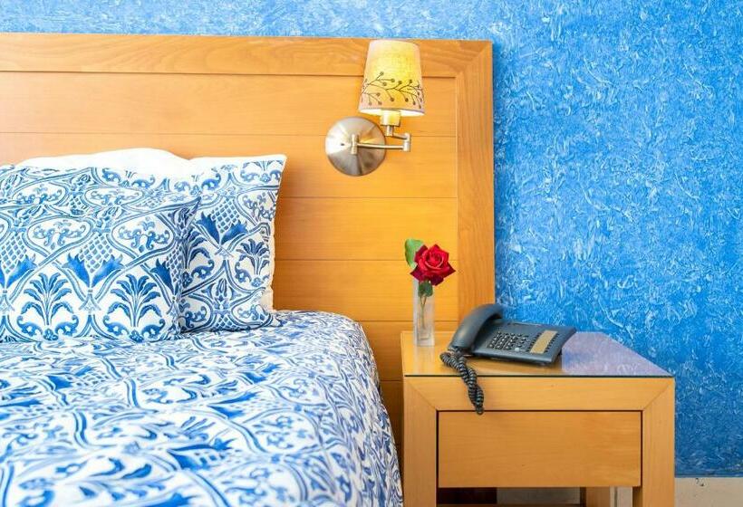 בית מלון כפרי Avra