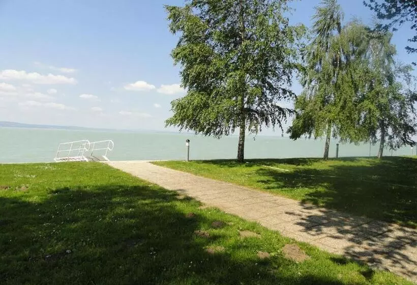 בית מלון כפרי Lido