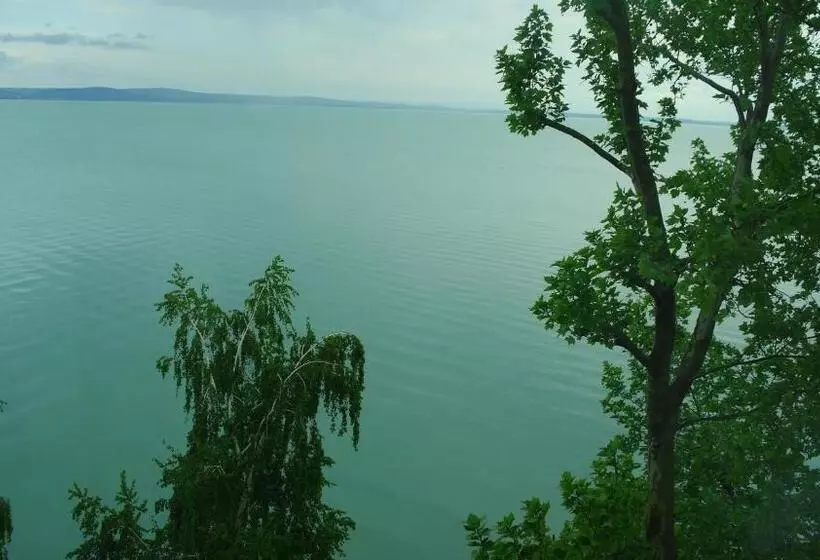 בית מלון כפרי Lido