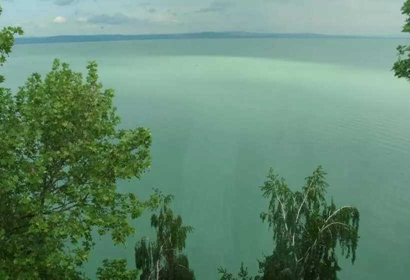 בית מלון כפרי Lido