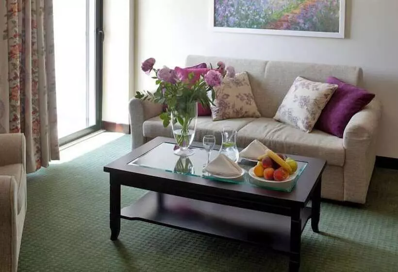 فندق Margarona Royal