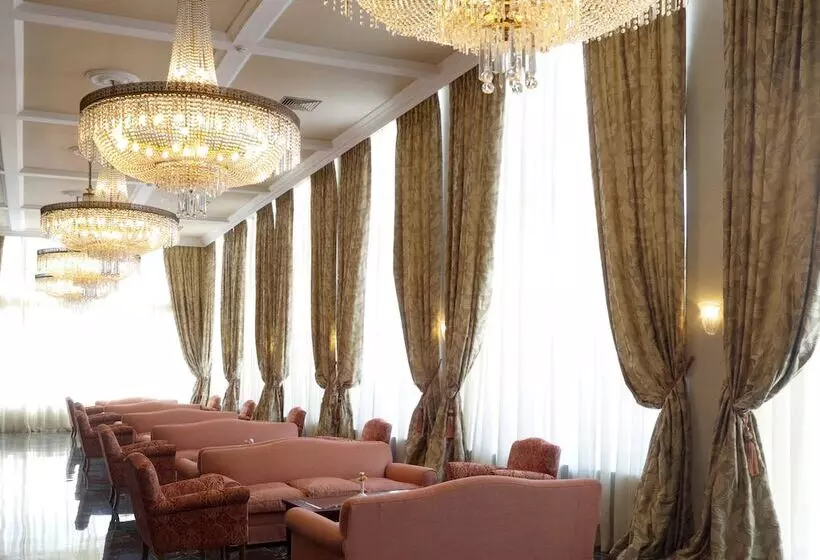 فندق Margarona Royal