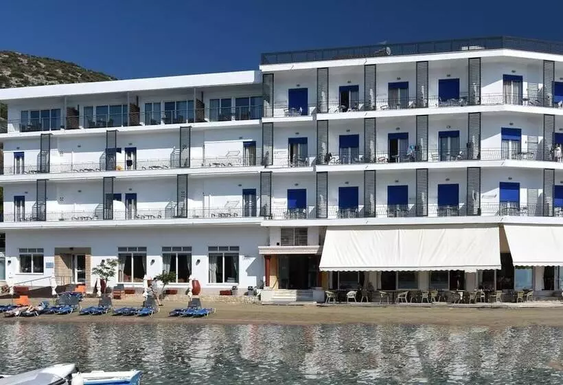 בית מלון כפרי Minoa