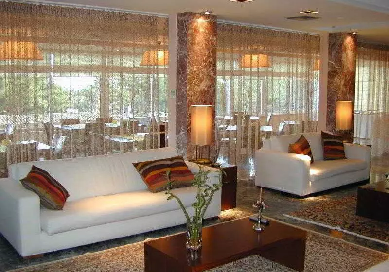 בית מלון כפרי Myrto