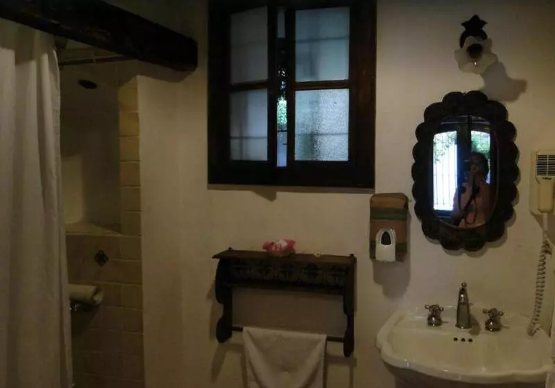 هتل Posada De Don Rodrigo Antigua