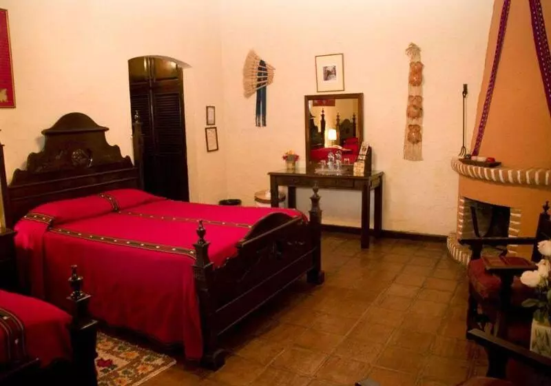 هتل Posada De Don Rodrigo Antigua