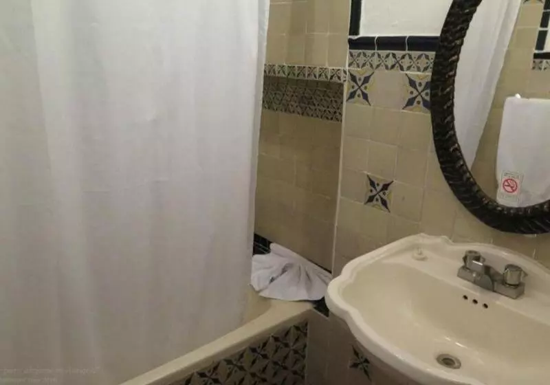 هتل Posada De Don Rodrigo Antigua