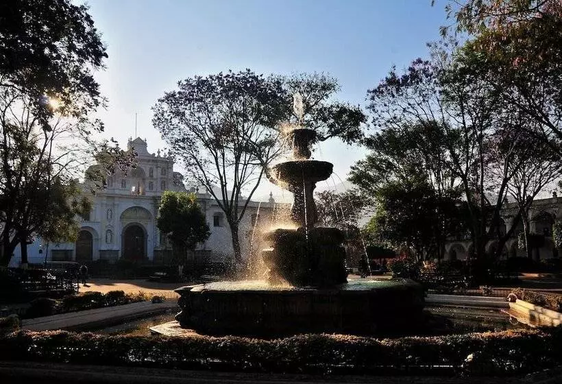 هتل Posada De Don Rodrigo Antigua