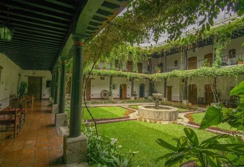 هتل Posada De Don Rodrigo Antigua