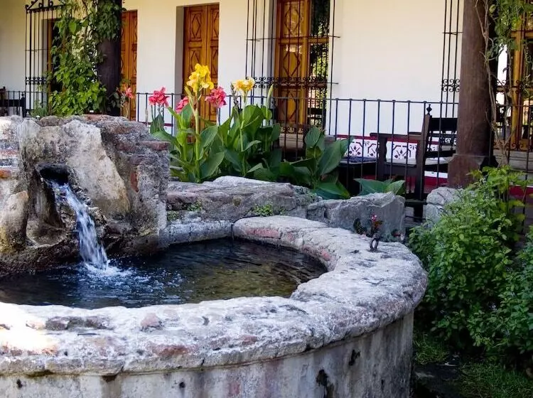 هتل Posada De Don Rodrigo Antigua