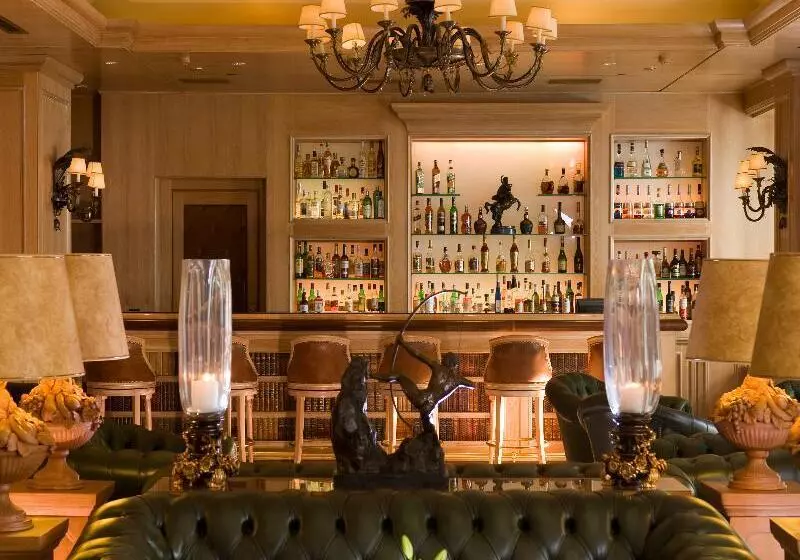 Отель Royal Olympic