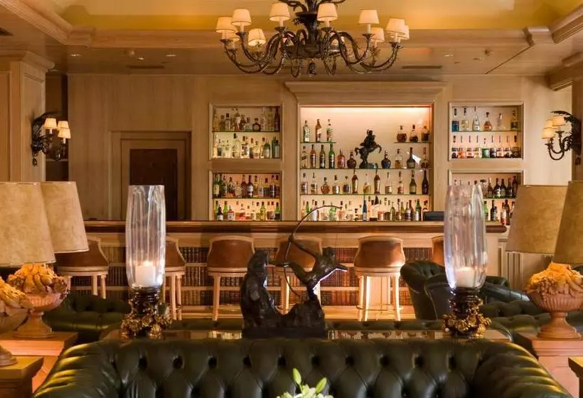 Отель Royal Olympic