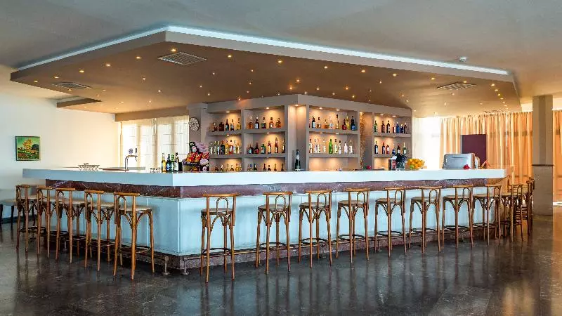 בית מלון כפרי Themis Beach