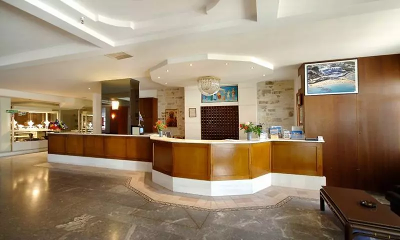 בית מלון כפרי Themis Beach