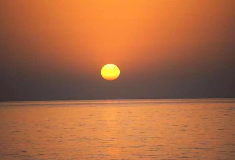 בית מלון כפרי Themis Beach