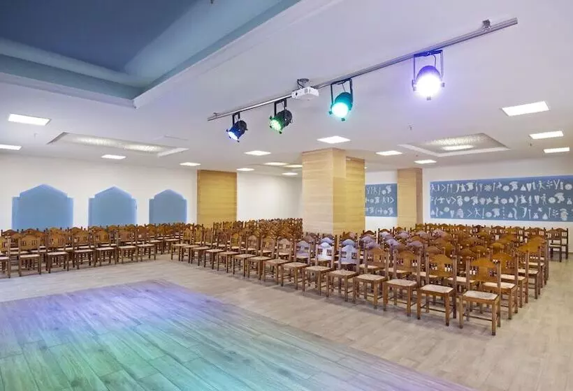 בית מלון כפרי Themis Beach