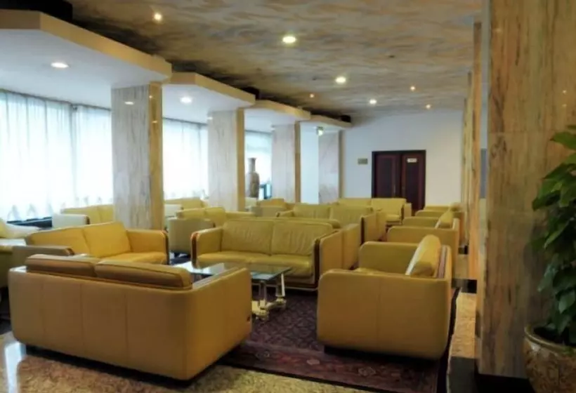 فندق Alexander Palace