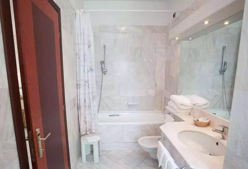 فندق Alexander Palace