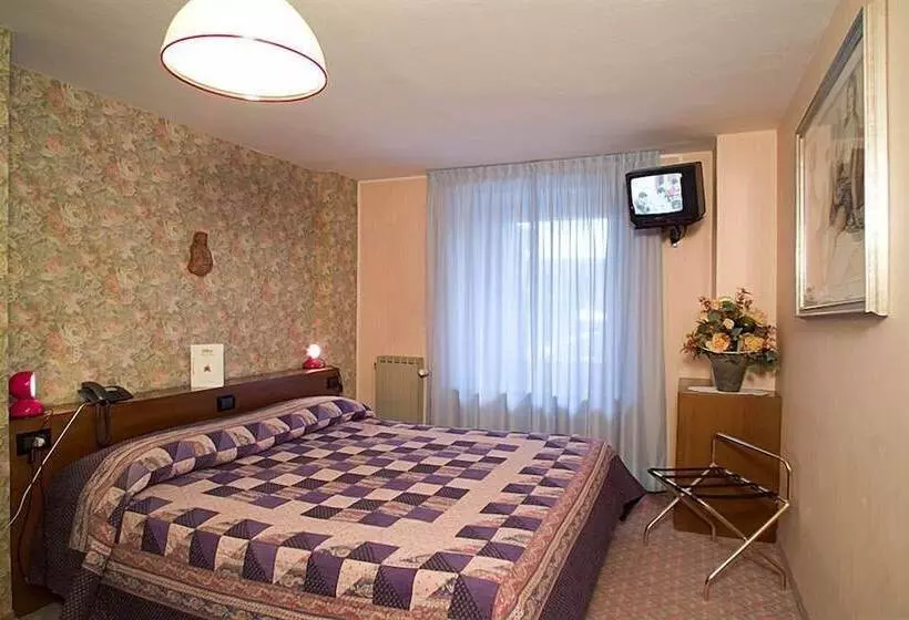 Отель Alla Posta   Famiglia Pra Dal 1866 A Caprile