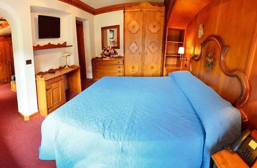 Отель Alla Posta   Famiglia Pra Dal 1866 A Caprile